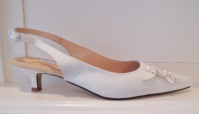Ines Pump In Ivory Leather